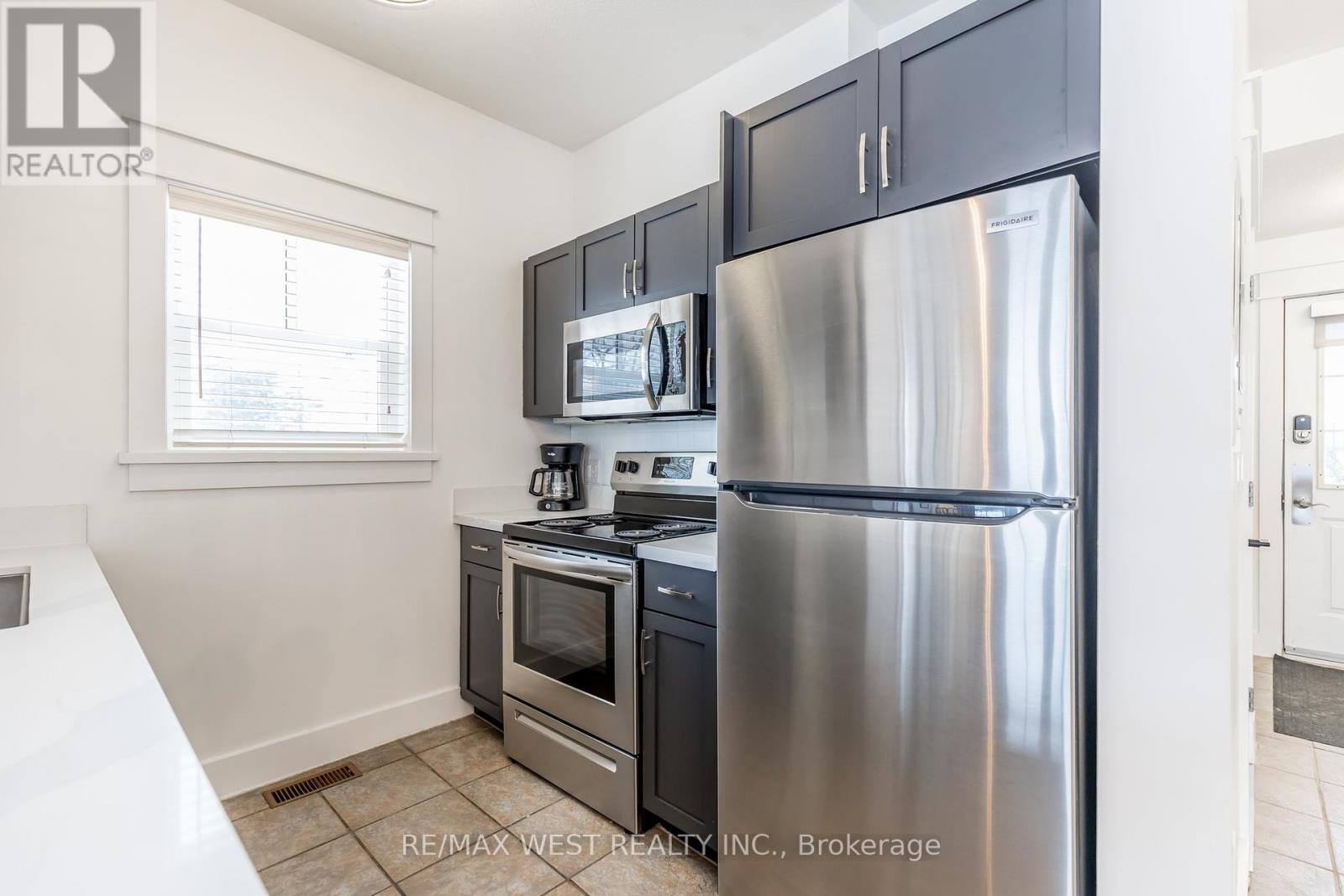 Photo 11 of 119 125 Fairway Court, Blue Mountains ON