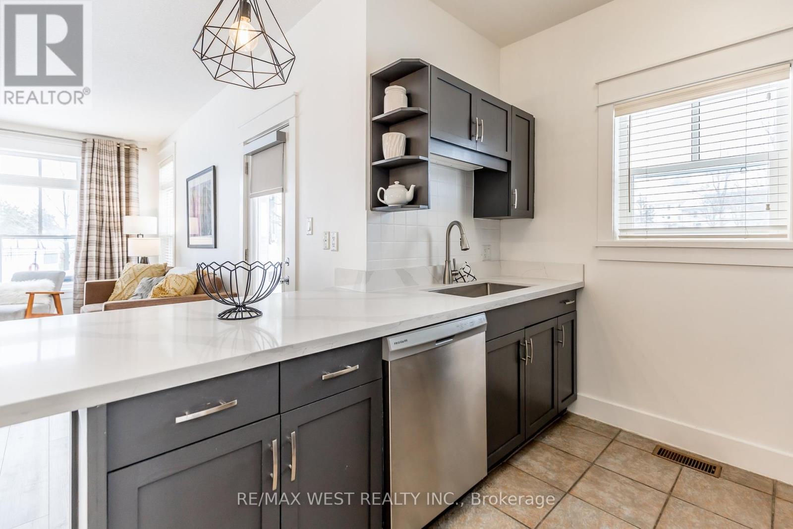 Photo 12 of 119 125 Fairway Court, Blue Mountains ON