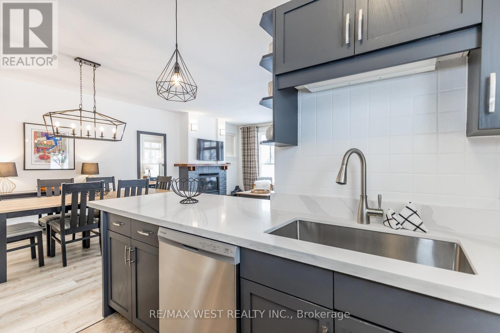 Photo 13 of 119 125 Fairway Court, Blue Mountains ON