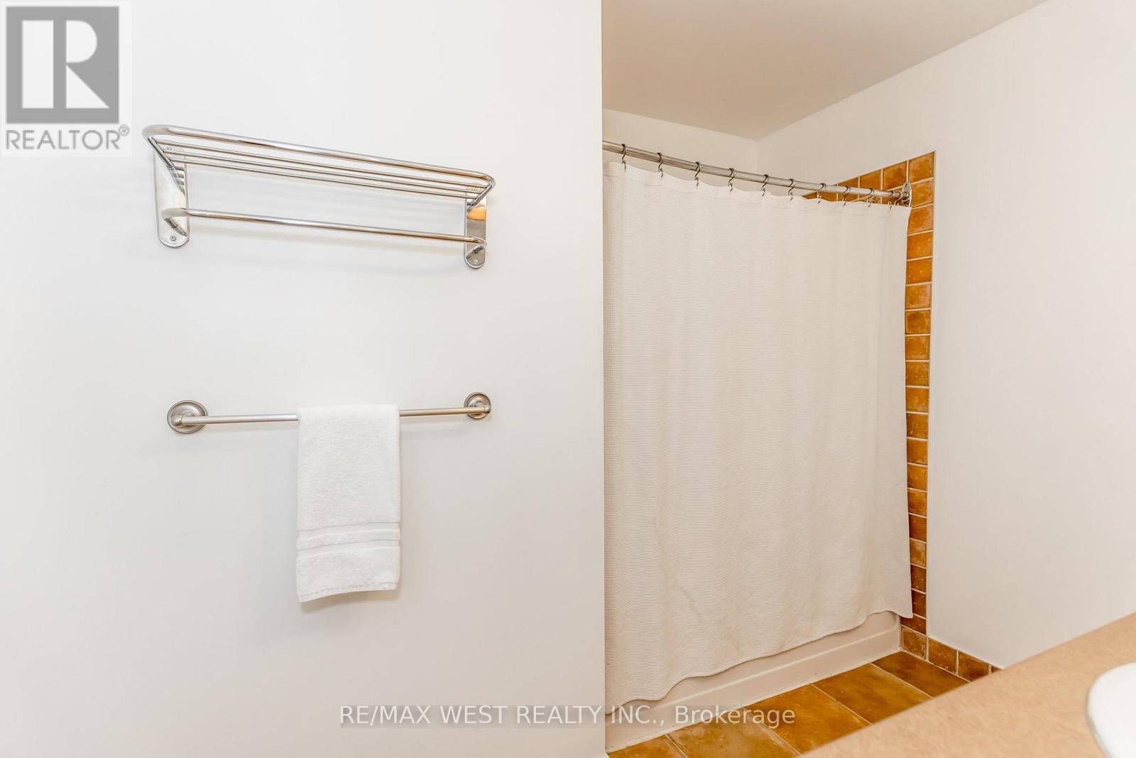 Photo 33 of 119 125 Fairway Court, Blue Mountains ON