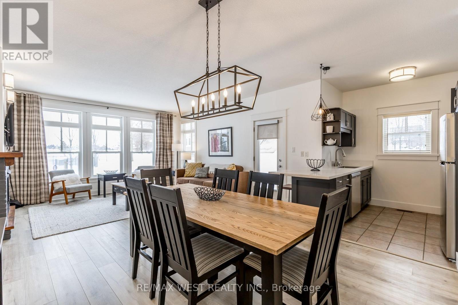 Photo 7 of 119 125 Fairway Court, Blue Mountains ON