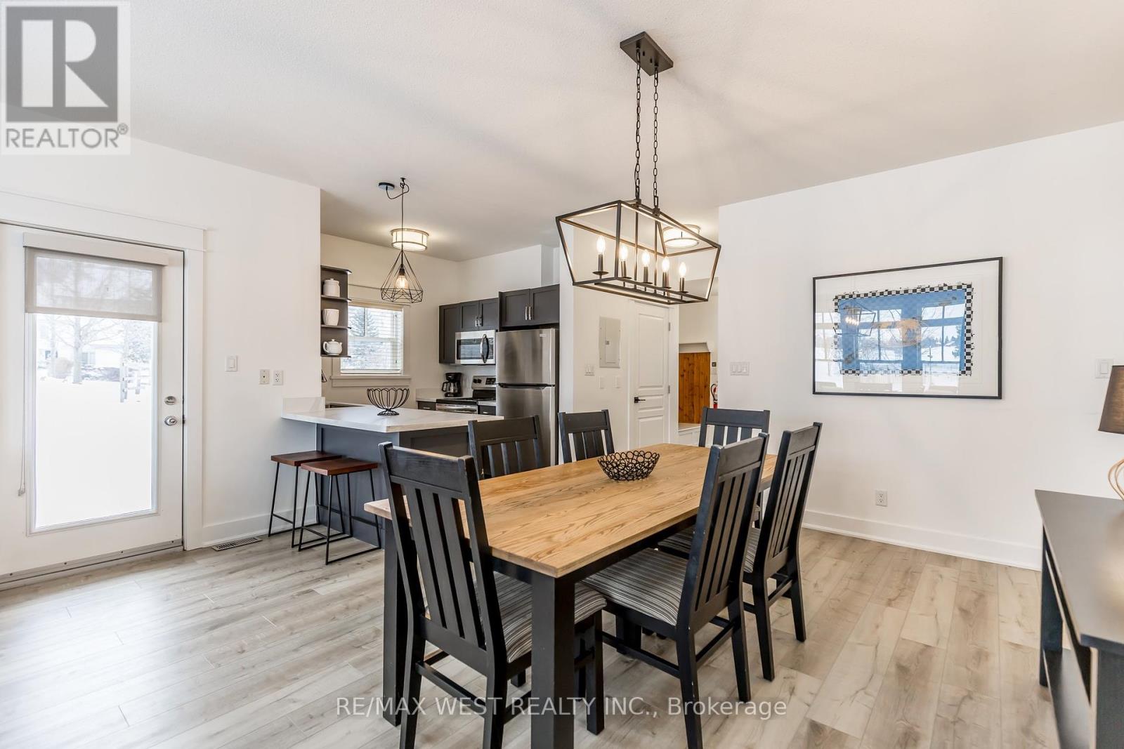 Photo 8 of 119 125 Fairway Court, Blue Mountains ON
