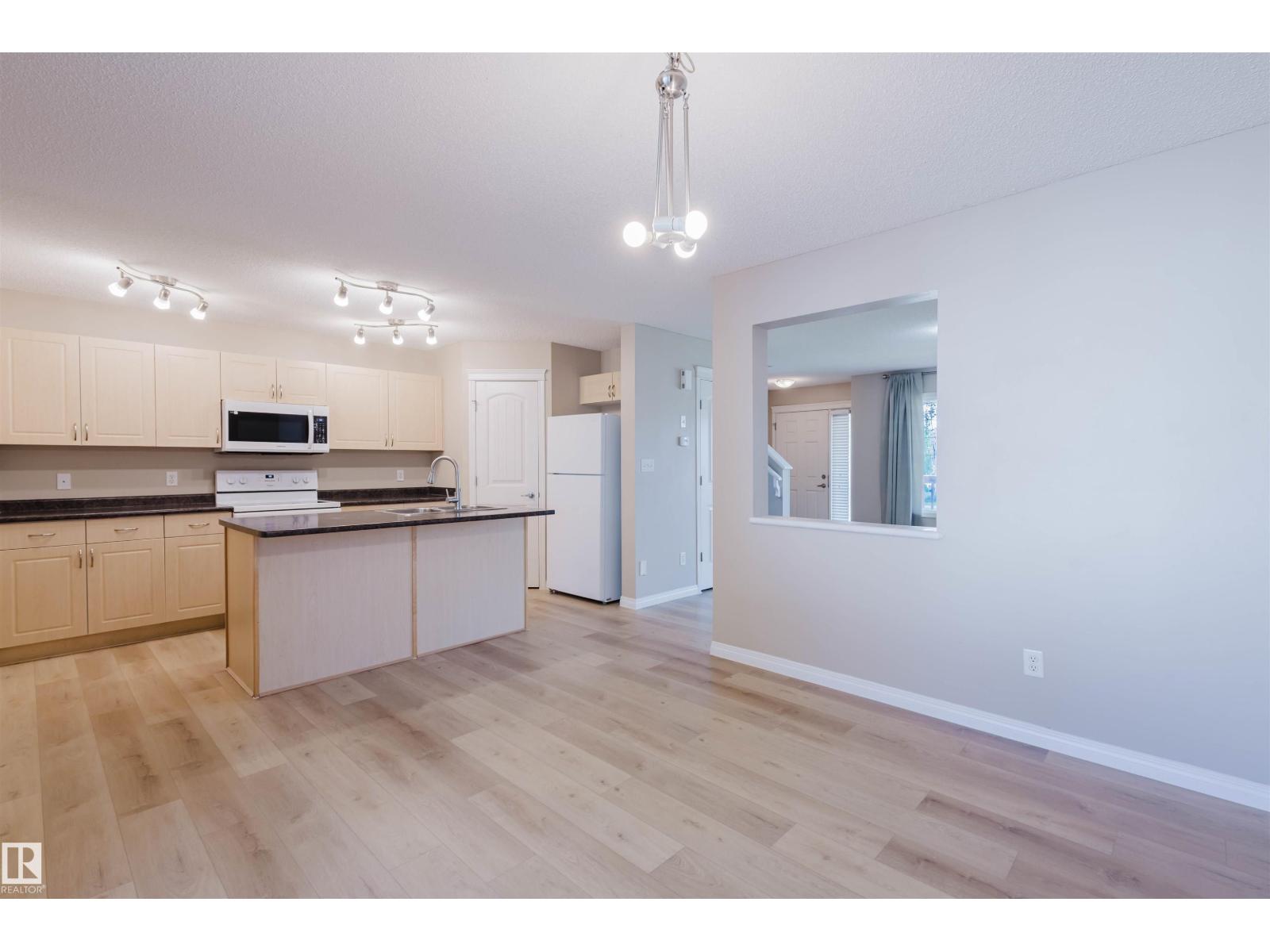 Photo 11 of 9235 Scott Ln Nw, Edmonton AB