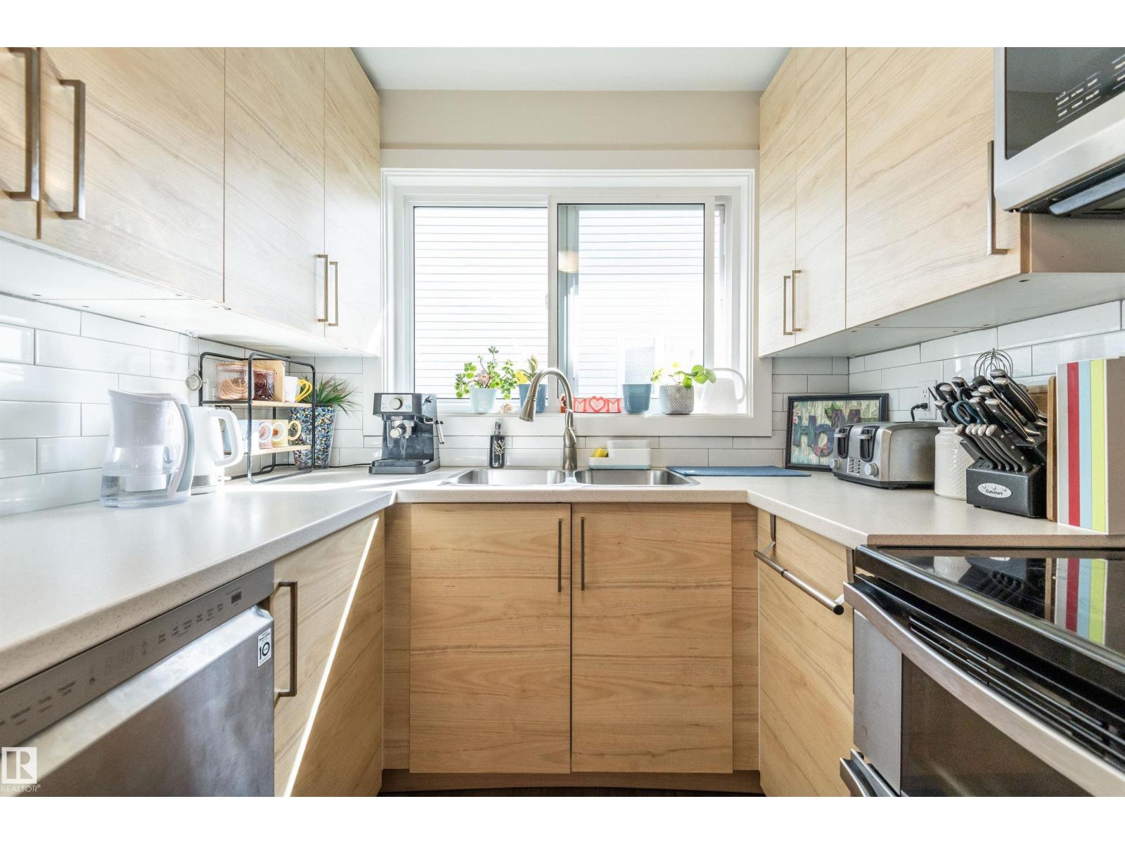 Photo 13 of 7229 83 Av Nw, Edmonton AB