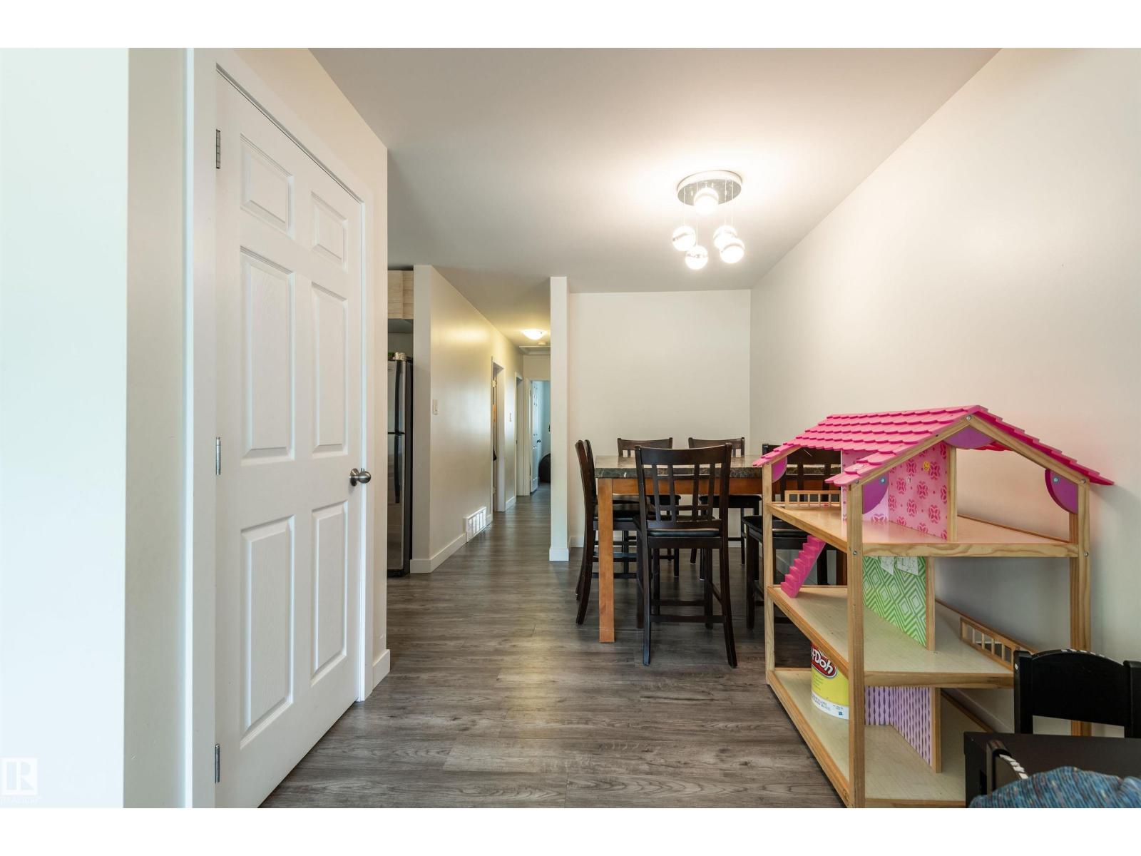 Photo 7 of 7229 83 Av Nw, Edmonton AB
