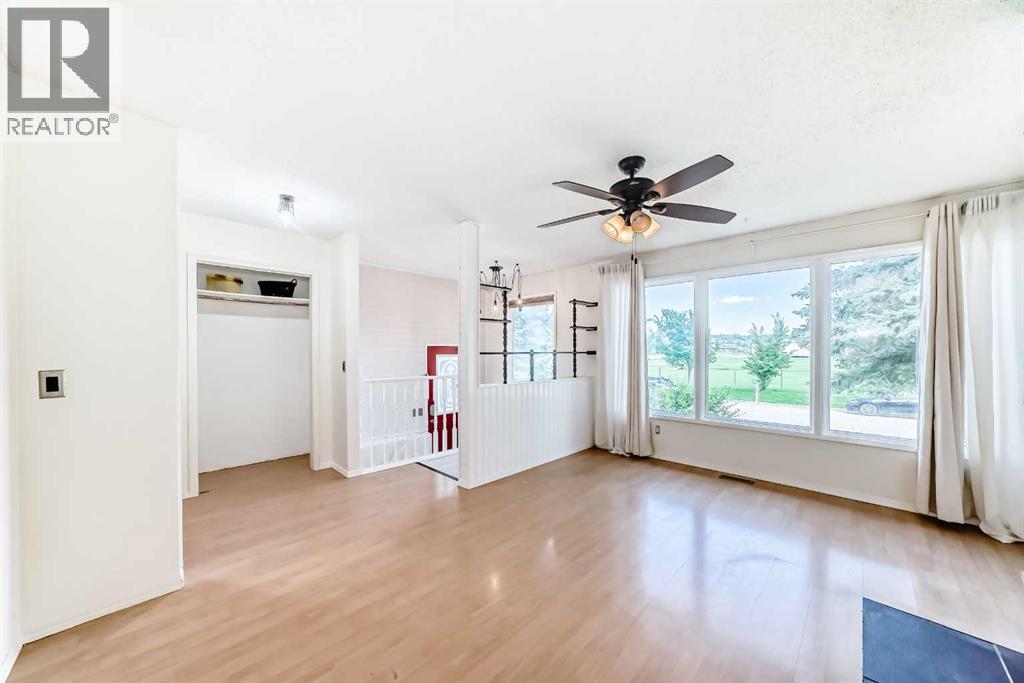 Single Family House Bi-level for Sale in   Avenue NW Bowness Calgary 