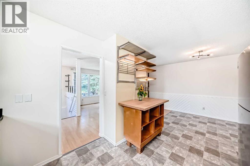 Single Family House Bi-level for Sale in   Avenue NW Bowness Calgary 