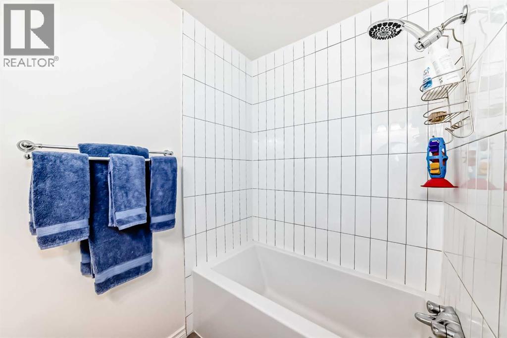 Single Family House Bi-level for Sale in   Avenue NW Bowness Calgary 