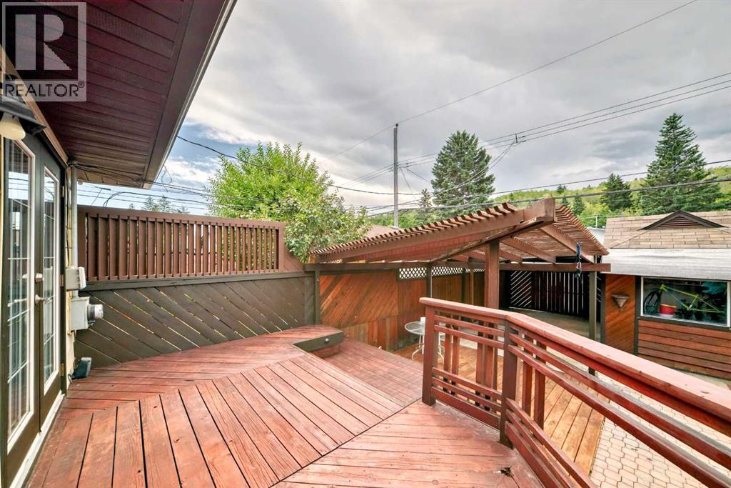 Single Family House Bi-level for Sale in   Avenue NW Bowness Calgary 