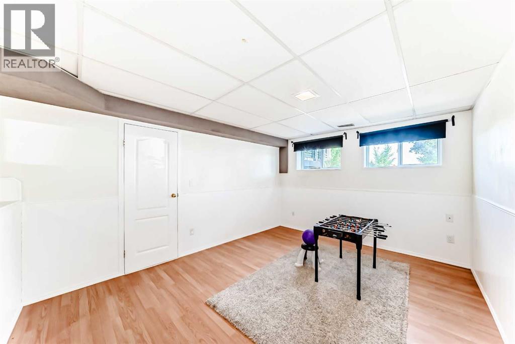 Single Family House Bi-level for Sale in   Avenue NW Bowness Calgary 