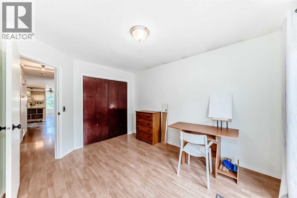 Single Family House Bi-level for Sale in   Avenue NW Bowness Calgary 