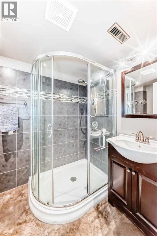 Single Family House Bi-level for Sale in   Avenue NW Bowness Calgary 