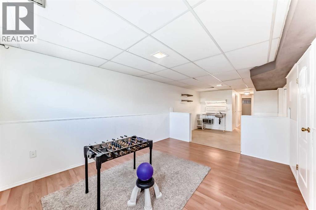 Single Family House Bi-level for Sale in   Avenue NW Bowness Calgary 