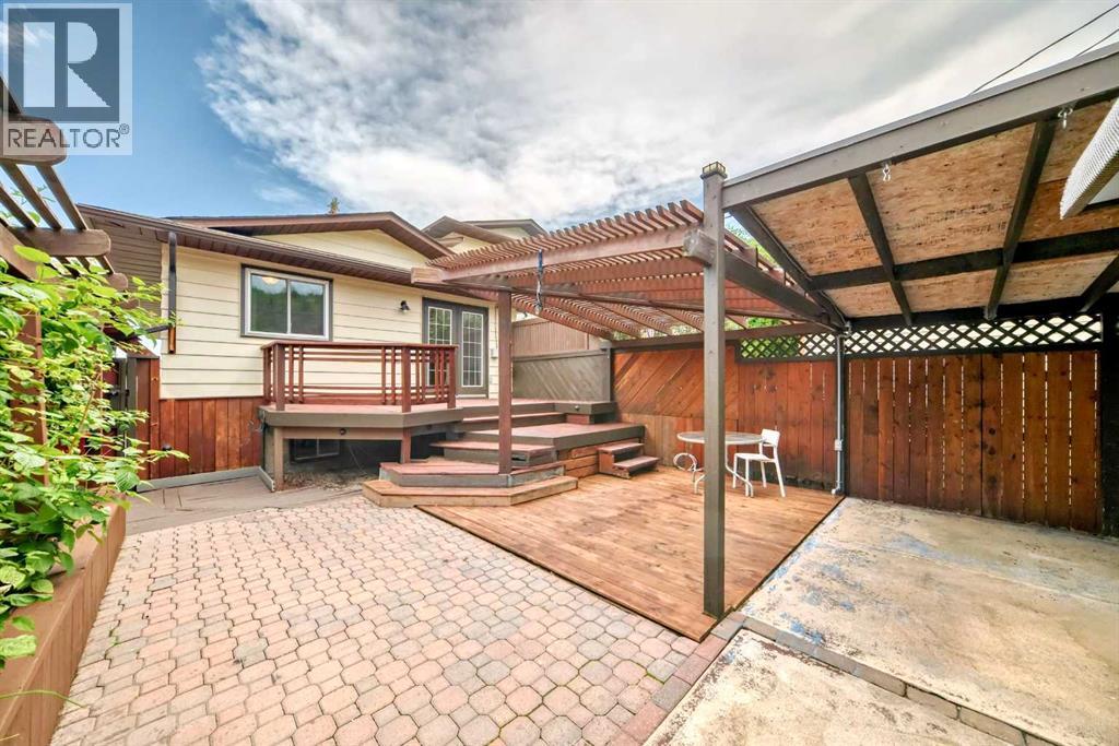 Single Family House Bi-level for Sale in   Avenue NW Bowness Calgary 
