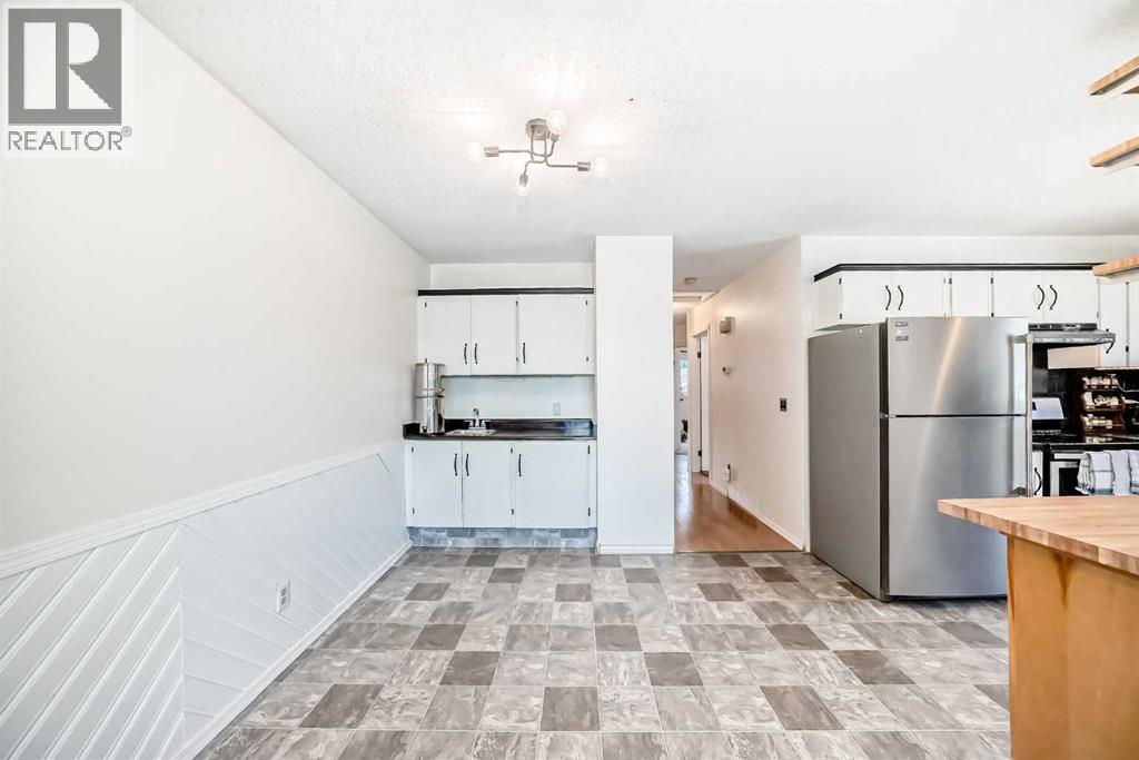 Single Family House Bi-level for Sale in   Avenue NW Bowness Calgary 
