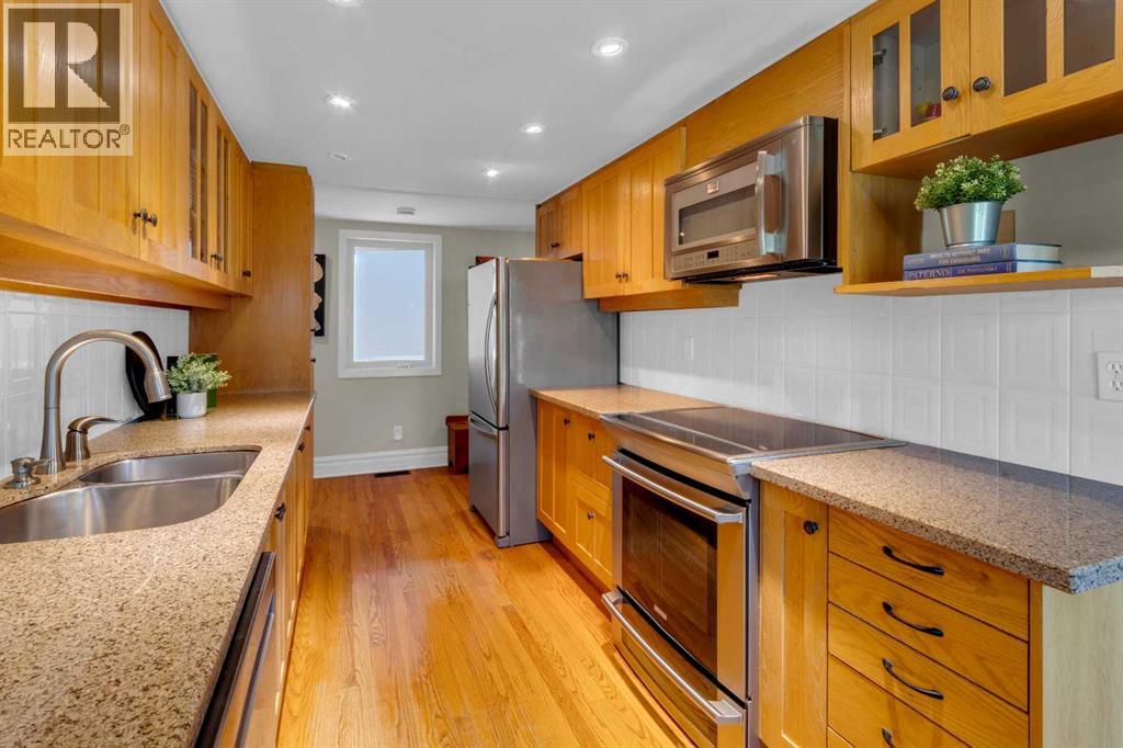 Single Family House for Sale in  Gladstone Road NW Hillhurst Calgary 