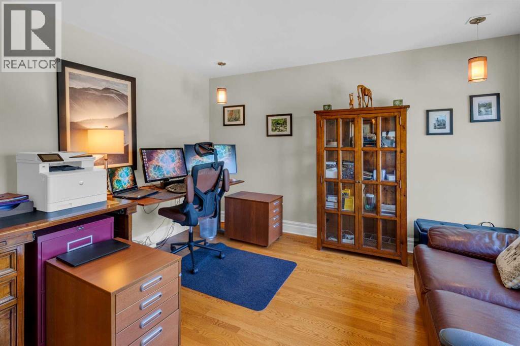 Single Family House for Sale in  Gladstone Road NW Hillhurst Calgary 