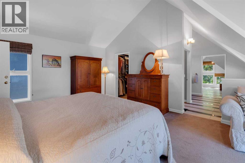 Single Family House for Sale in  Gladstone Road NW Hillhurst Calgary 