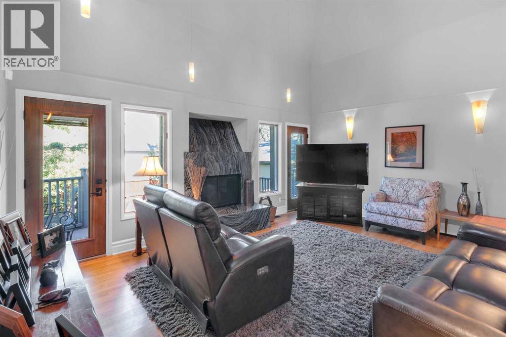 Single Family House for Sale in  Gladstone Road NW Hillhurst Calgary 