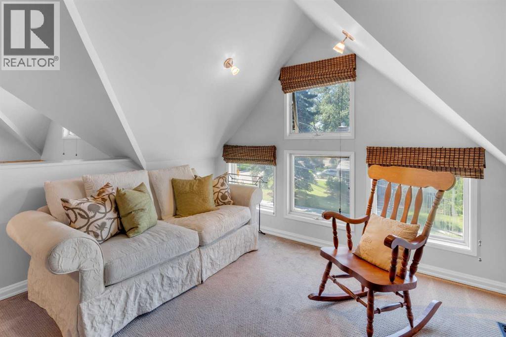 Single Family House for Sale in  Gladstone Road NW Hillhurst Calgary 