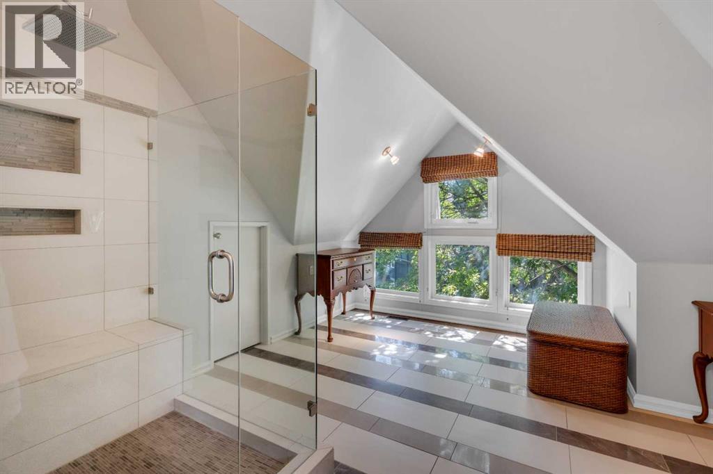 Single Family House for Sale in  Gladstone Road NW Hillhurst Calgary 