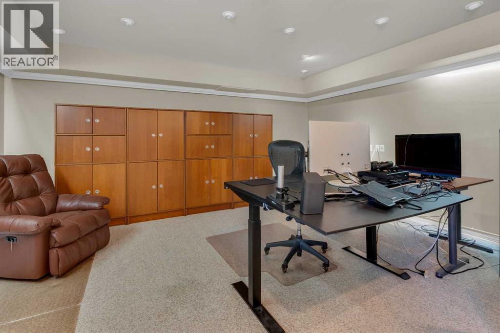 Single Family House for Sale in  Gladstone Road NW Hillhurst Calgary 