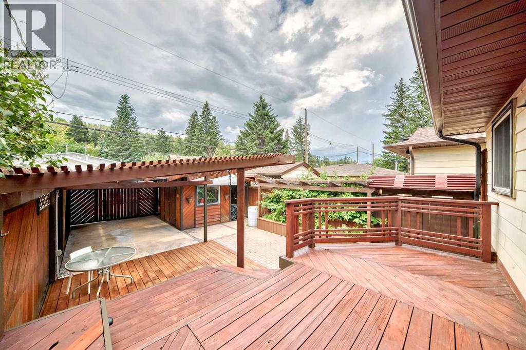 Single Family House Bi-level for Sale in   Avenue NW Bowness Calgary 