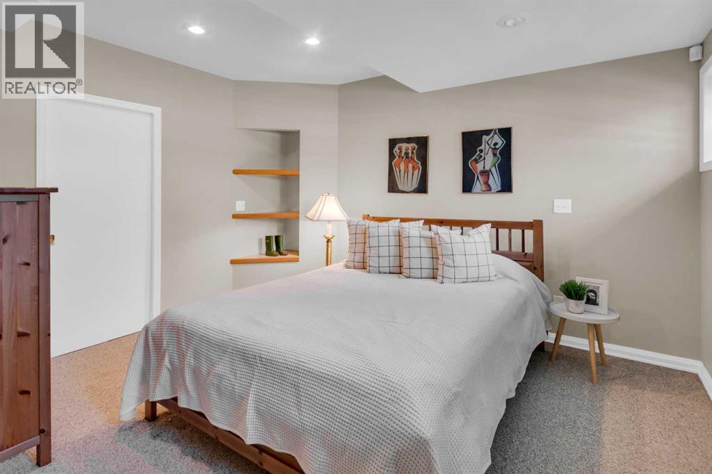 Single Family House for Sale in  Gladstone Road NW Hillhurst Calgary 