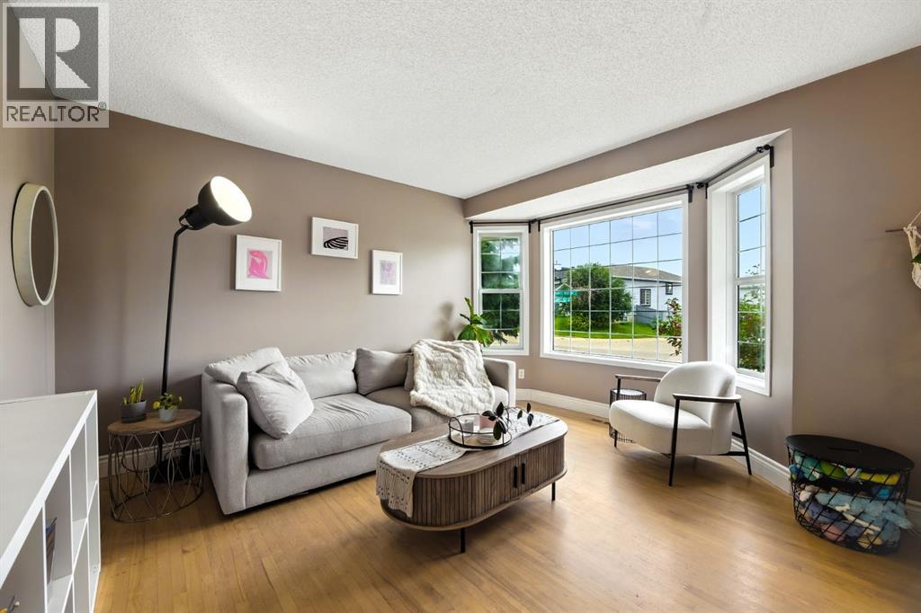 Single Family House for Sale in  Harvest Rose Circle NE Harvest Hills Calgary 