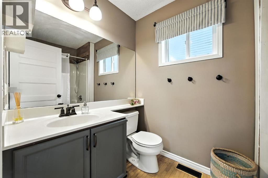 Single Family House for Sale in  Harvest Rose Circle NE Harvest Hills Calgary 
