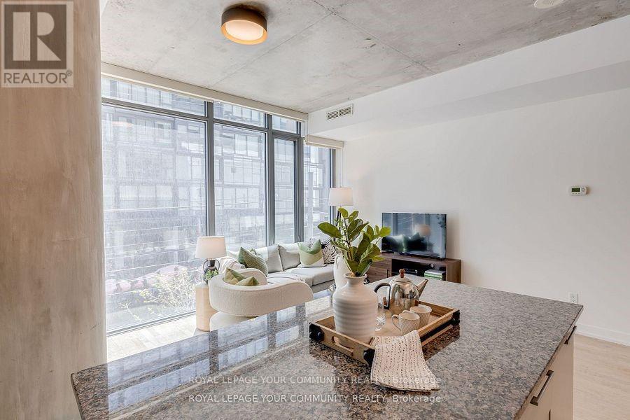 Photo 16 of 211 650 King Street W, Toronto ON