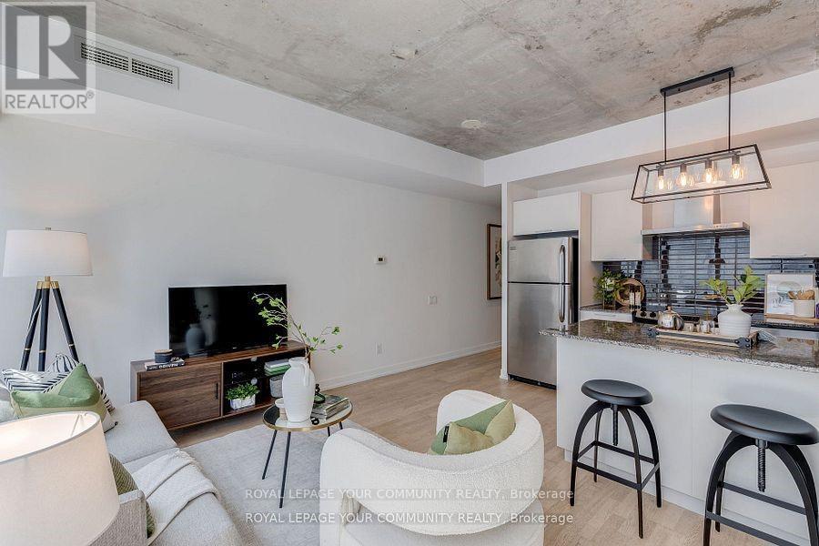 Photo 9 of 211 650 King Street W, Toronto ON