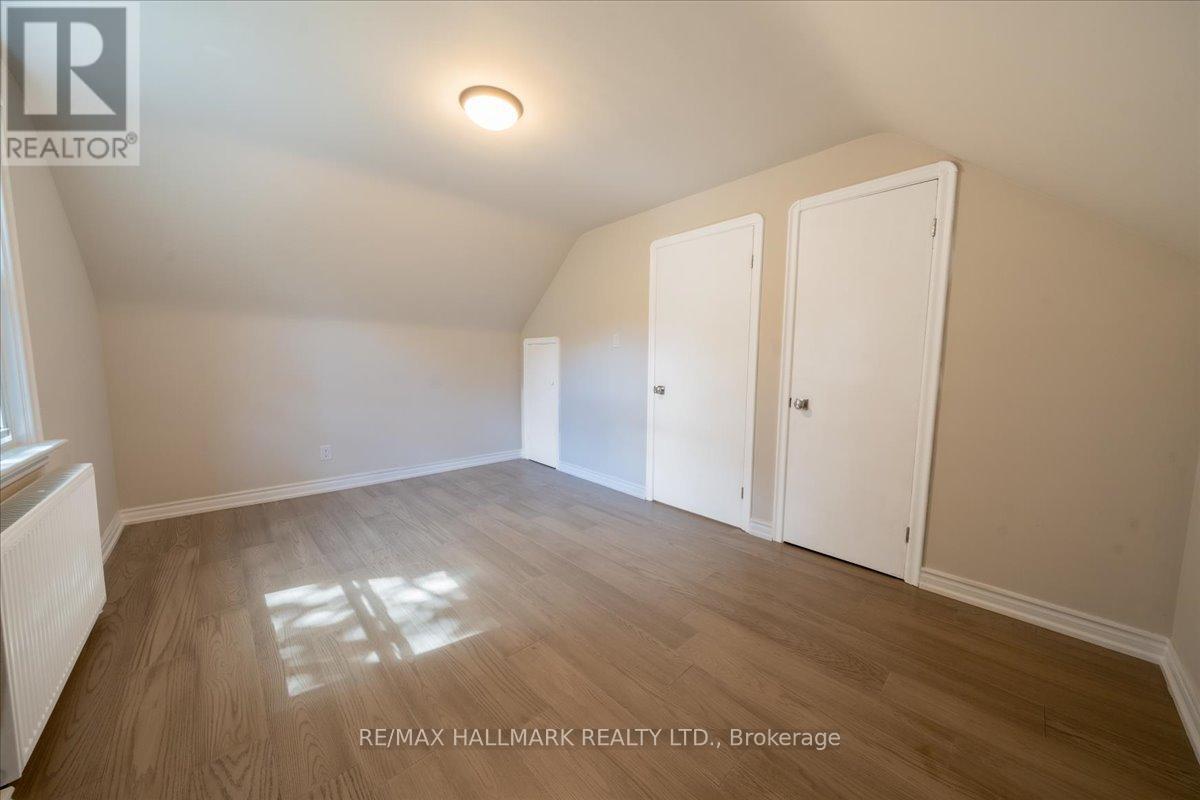 Photo 18 of 16 Willowhurst Crescent, Toronto ON