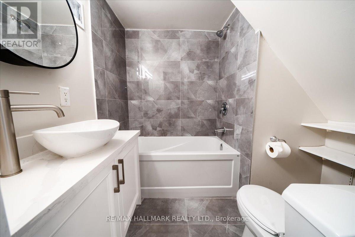Photo 28 of 16 Willowhurst Crescent, Toronto ON
