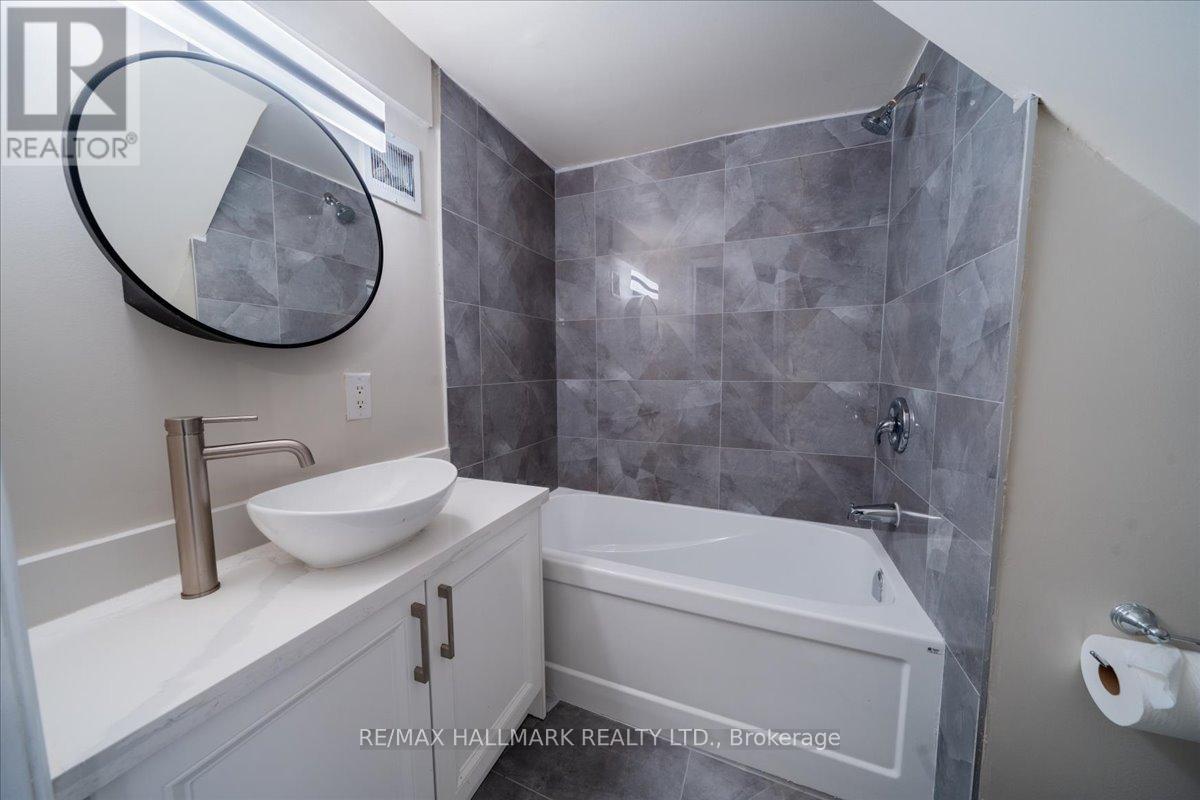 Photo 27 of 16 Willowhurst Crescent, Toronto ON