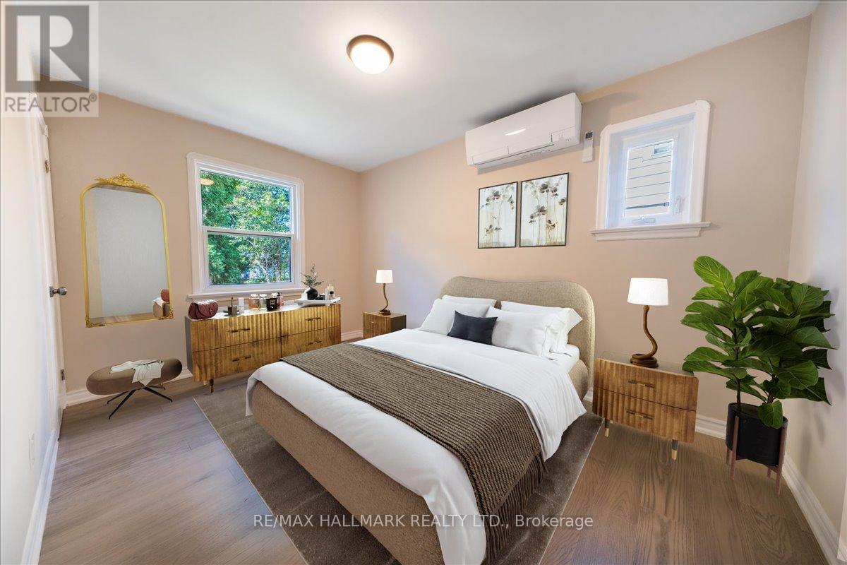 Photo 12 of 16 Willowhurst Crescent, Toronto ON