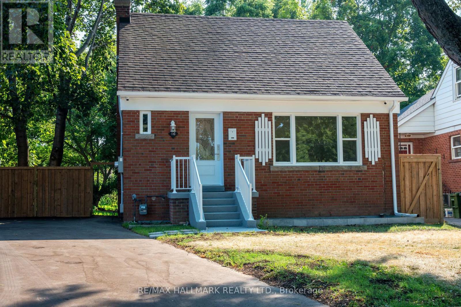 Photo 41 of 16 Willowhurst Crescent, Toronto ON