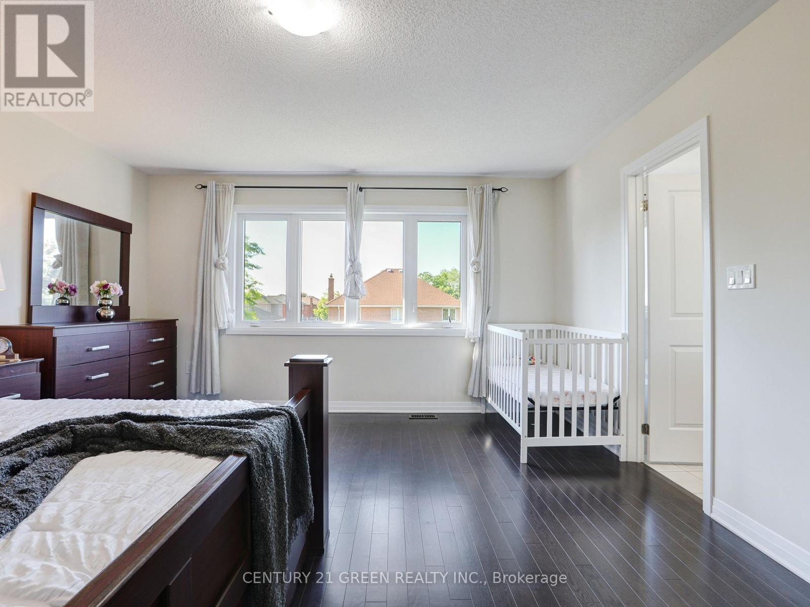 Photo 40 of 4 Slater Street, Cambridge ON