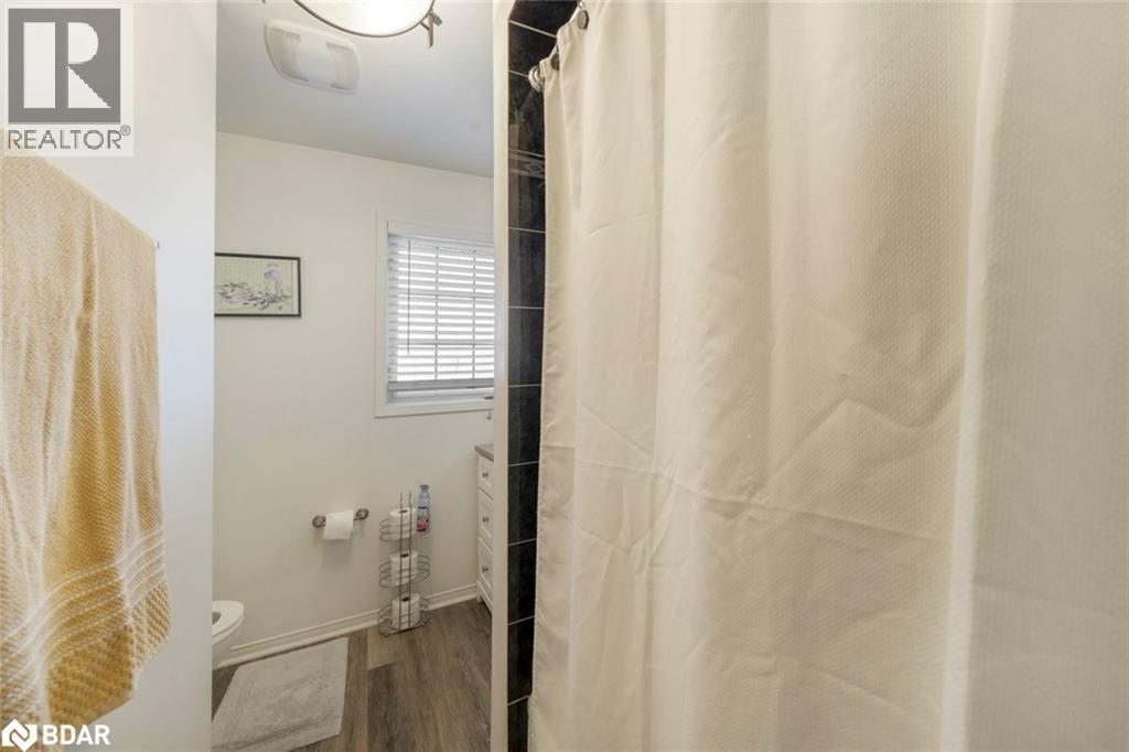Photo 9 of 41 Widgeon Street, Barrie ON