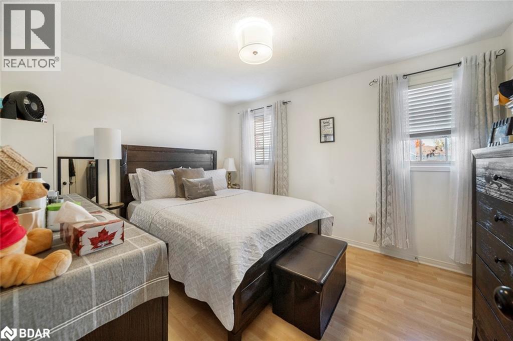 Photo 6 of 41 Widgeon Street, Barrie ON