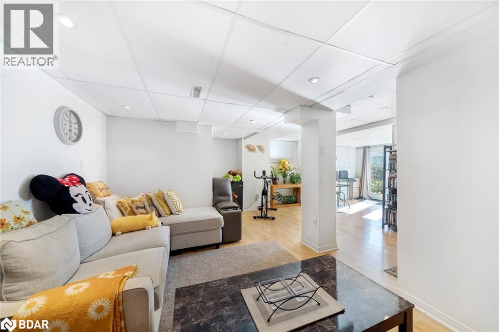Photo 3 of 41 Widgeon Street, Barrie ON