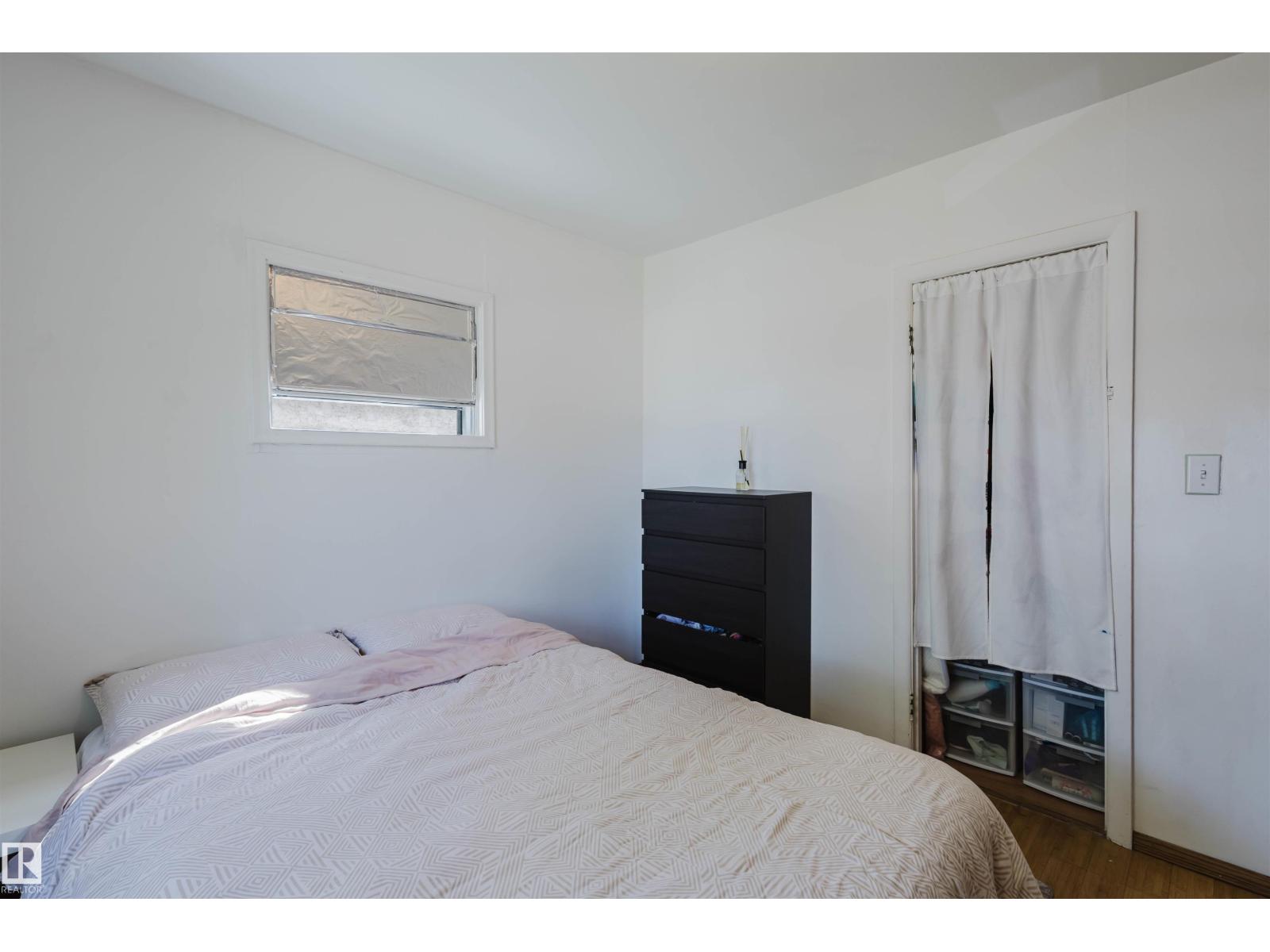 Photo 12 of 10438 155 St Nw, Edmonton AB