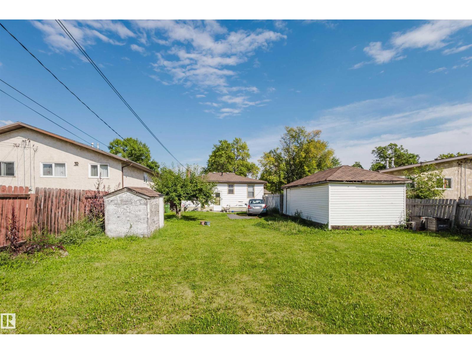 Photo 25 of 10438 155 St Nw, Edmonton AB