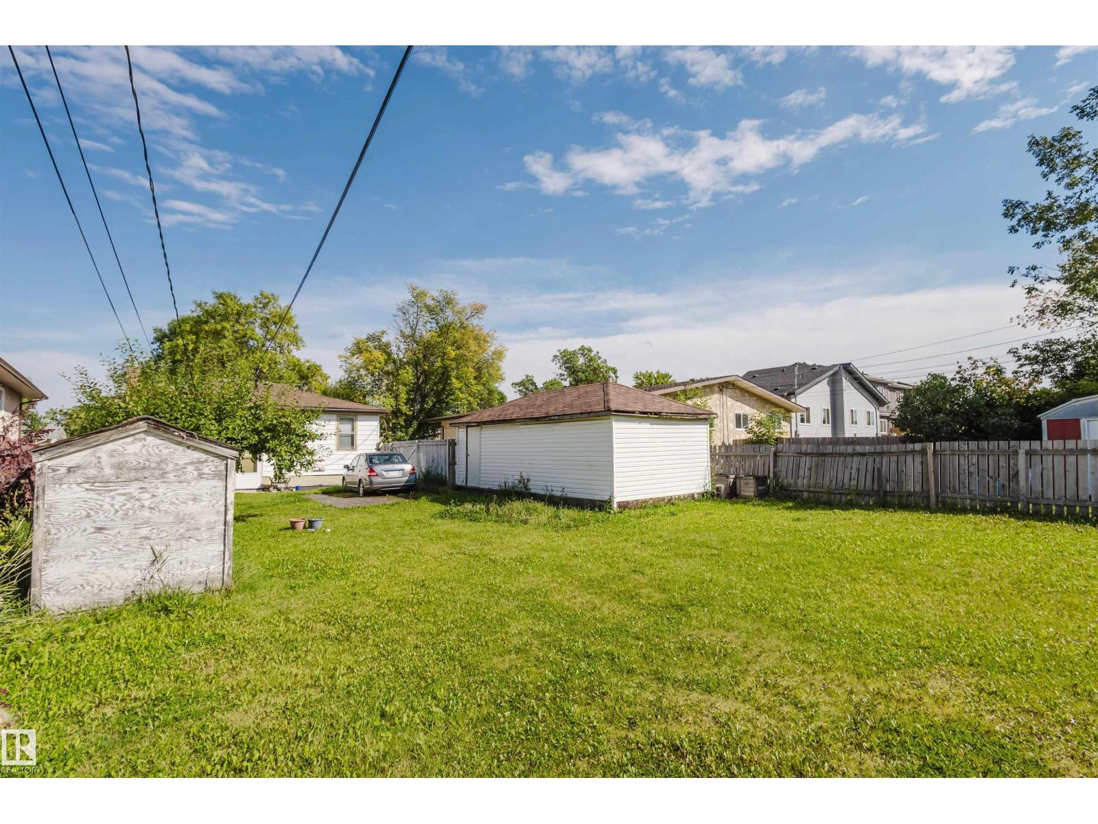 Photo 26 of 10438 155 St Nw, Edmonton AB
