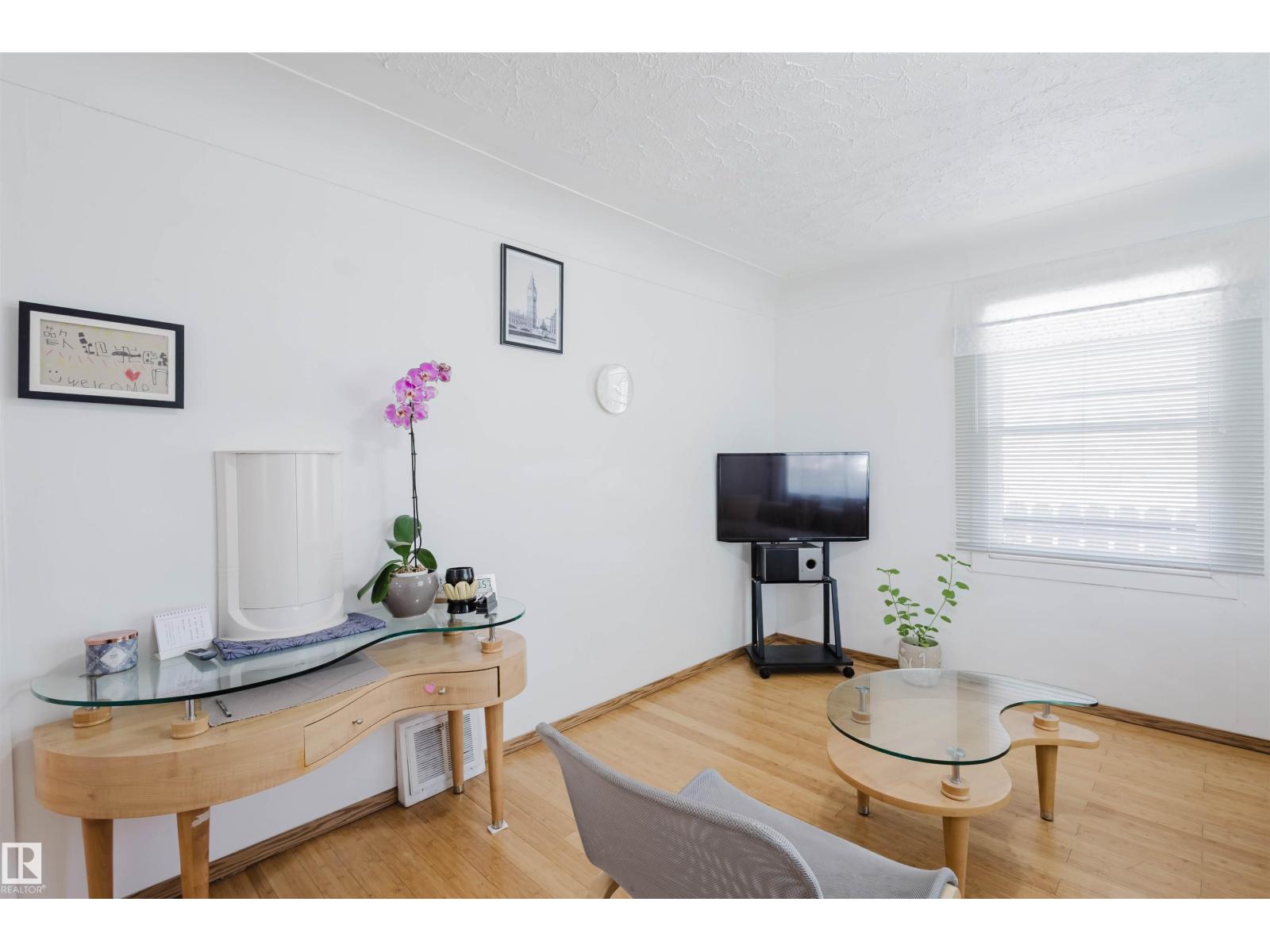 Photo 4 of 10438 155 St Nw, Edmonton AB