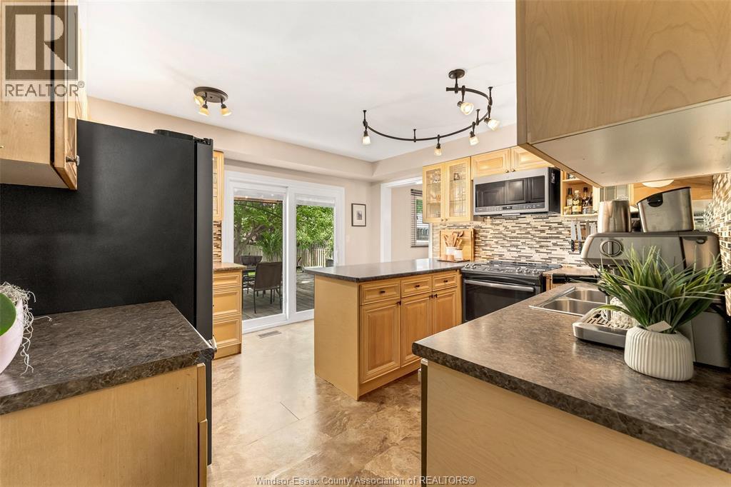 Photo 22 of 374 Ramblewood Drive, Lasalle ON