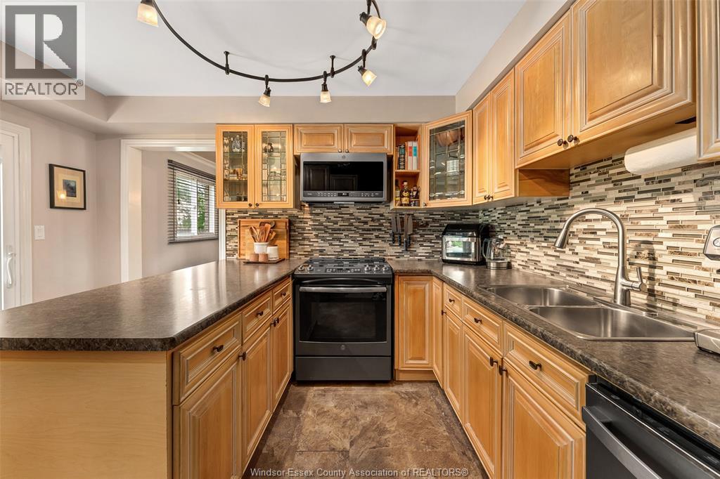 Photo 23 of 374 Ramblewood Drive, Lasalle ON