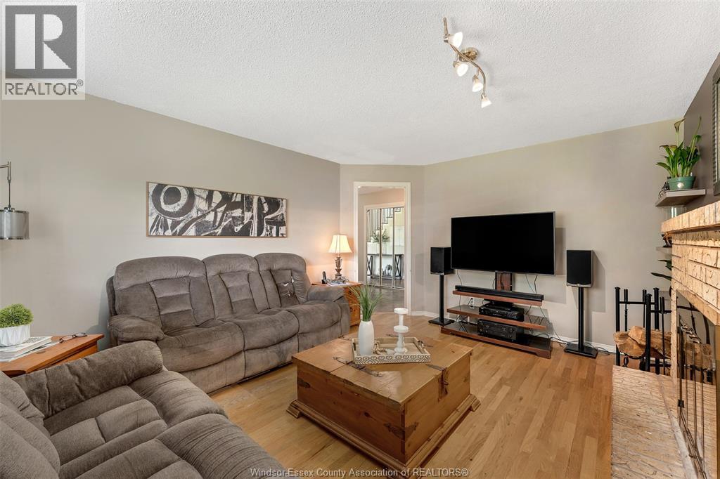 Photo 27 of 374 Ramblewood Drive, Lasalle ON