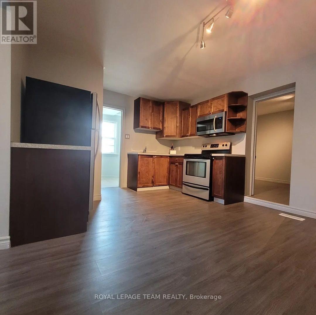 Photo 34 of 1008 St Laurent Boulevard, Ottawa ON