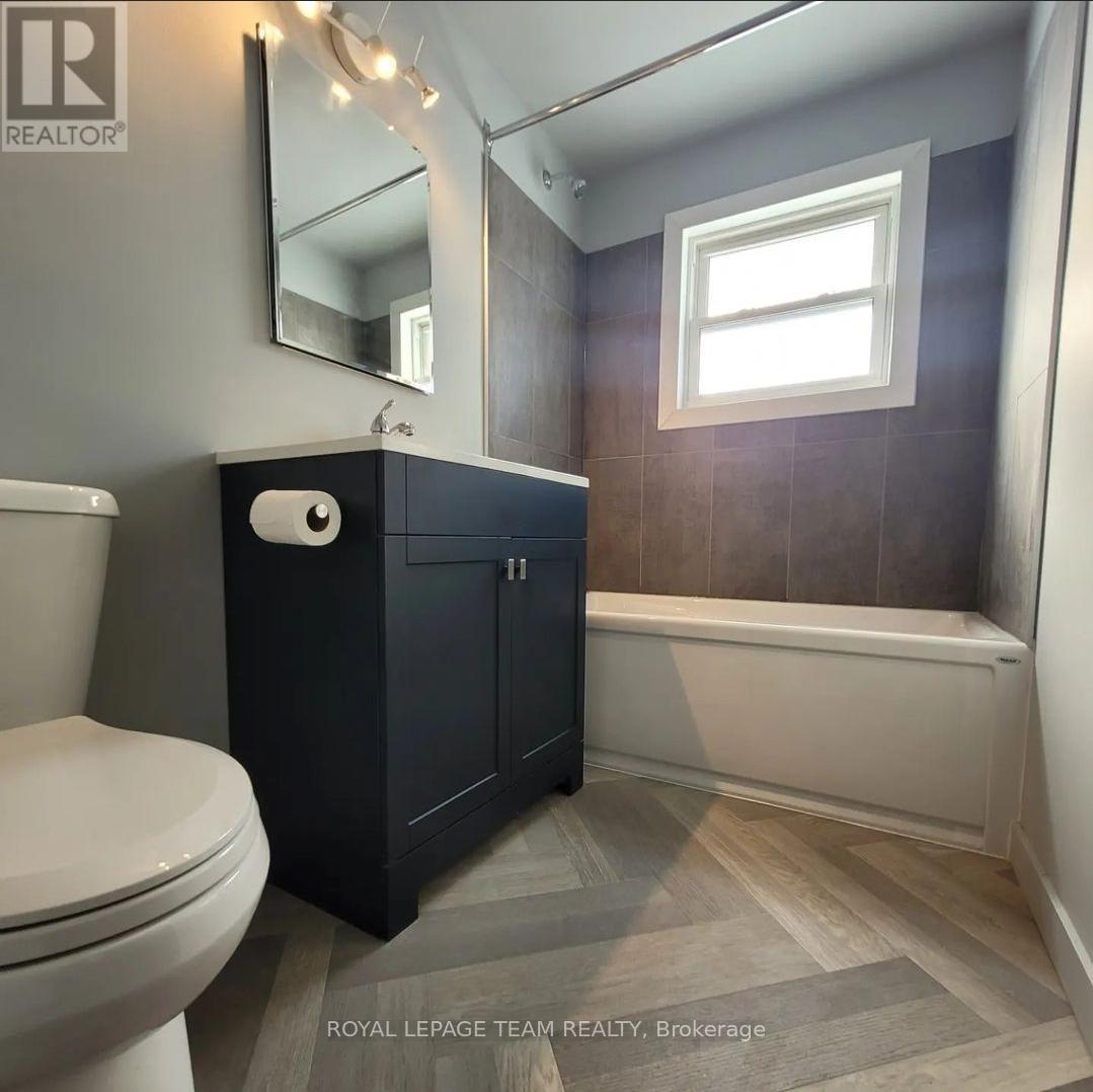 Photo 10 of 1008 St Laurent Boulevard, Ottawa ON